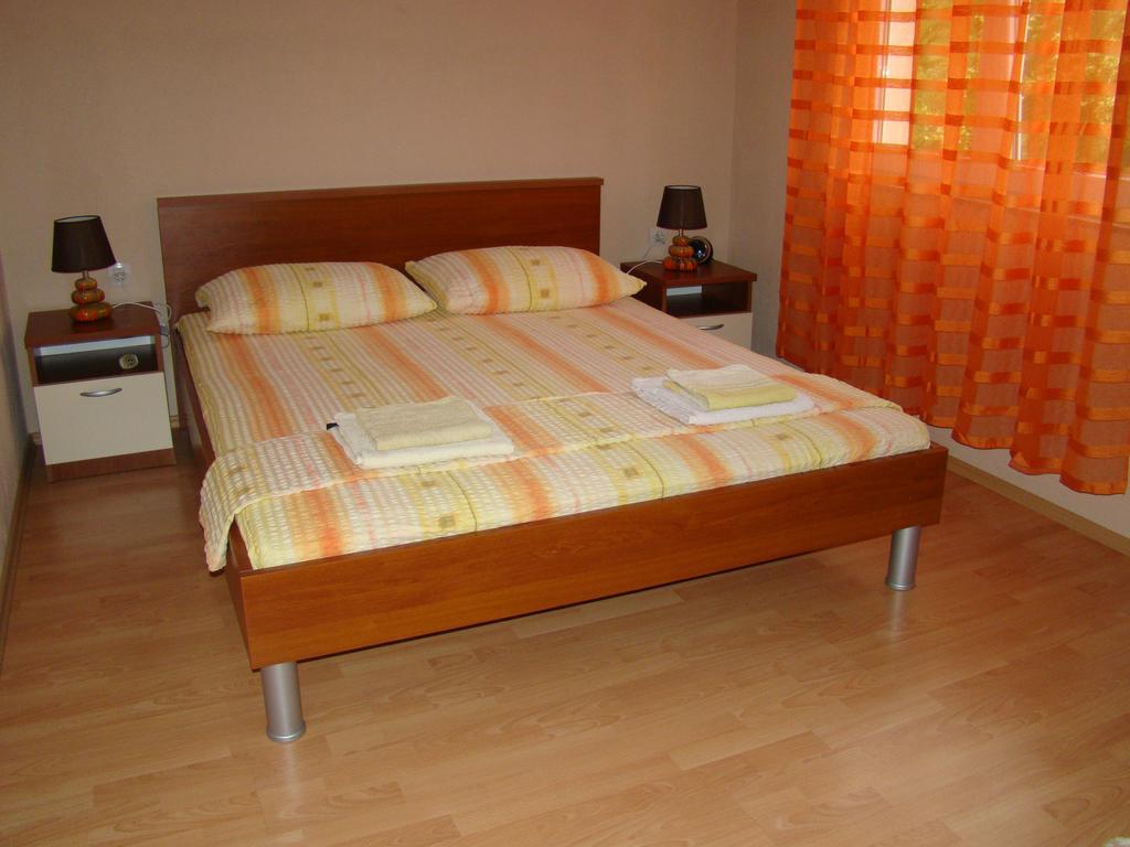 Apartments Buturic Sali Room photo